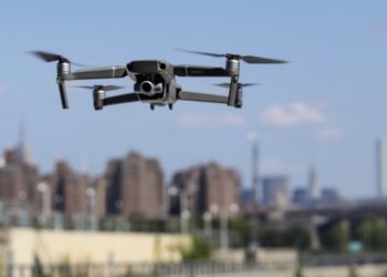 無人機飛越金馬!絕非僅次於如此