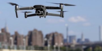 無人機飛越金馬!絕非僅次於如此