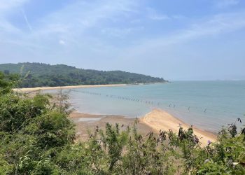 在小金門的戰地裡，遇見鐵堡與海風